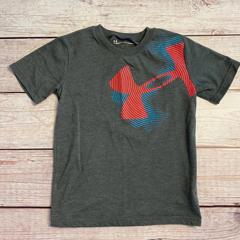 📌Under Armour • T-shirt